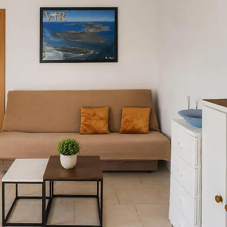 2 Bedroom Lovely In アパート ヴィル