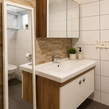 アパート 2 Bedroom Lovely In *